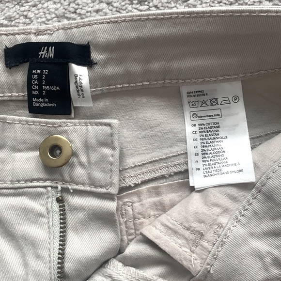 H&M Denim Shorts - Picture 3 of 3